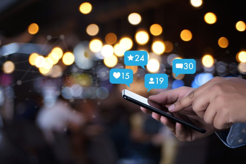 Redes Sociales para Negocios en 2024: Dominando las Tendencias para el Éxito Empresarial